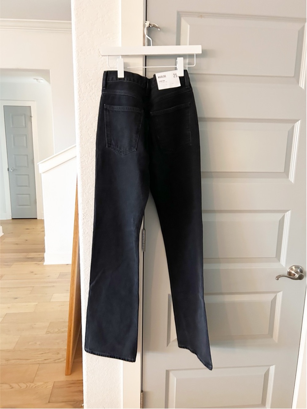 NWT Agolde Leena Mid Rise Baby Flare Jeans Forecast Black - Picture 7 of 7